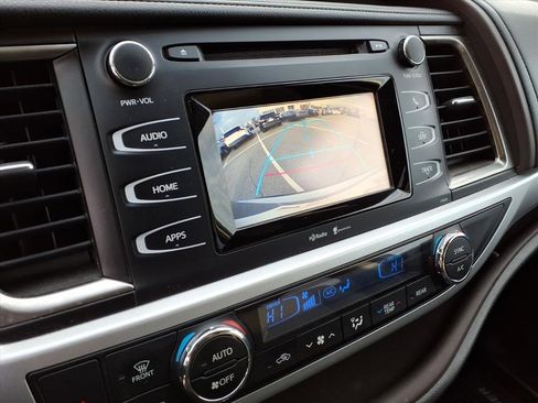Used 2014 Toyota Highlander Plus image 23
