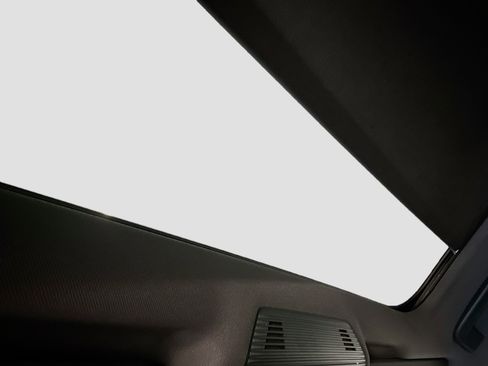 Used 2023 Volkswagen ID.4 Pro S image 27