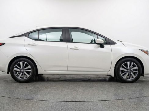 Used 2025 Nissan Versa SV image 11