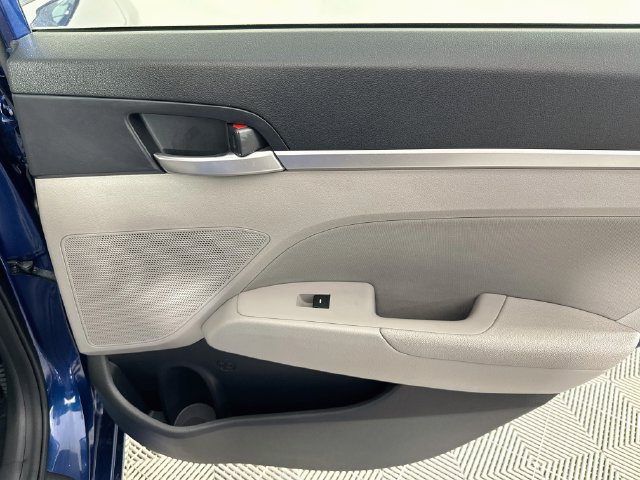 Used 2020 Hyundai Elantra SEL FWD image 24