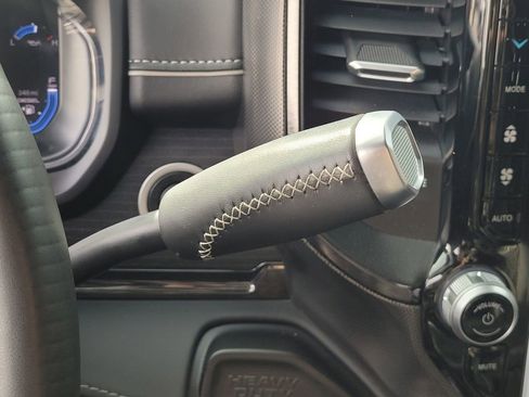 Used 2024 RAM 2500 Limited image 25