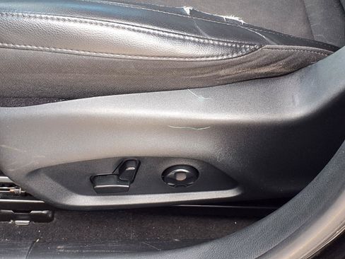 Used 2018 Jeep Compass Latitude w/ Popular Equipment Group FWD image 4
