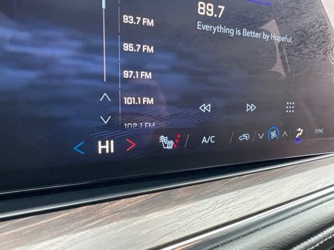 Used 2025 Chevrolet Tahoe LT AWD/4WD image 5