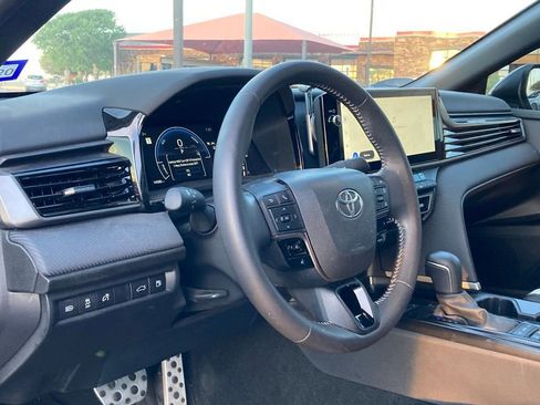 Used 2026 Toyota Camry SE w/ Multimedia Upgrade Package image 8