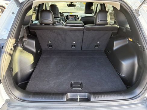 Used 2019 Jeep Cherokee Limited image 20