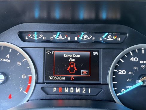 Certified 2021 Ford F250 XL w/ STX Appearance Package AWD/4WD image 31