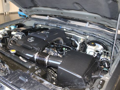 Used 2005 Nissan Pathfinder SE image 31