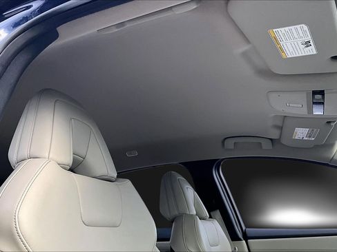 Used 2023 Nissan Ariya AWD image 26