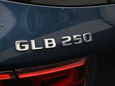 Used 2020 Mercedes-Benz GLB 250 image 12
