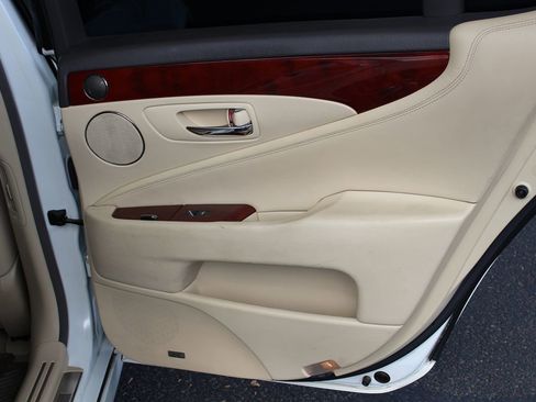 Used 2011 Lexus LS 460 image 16