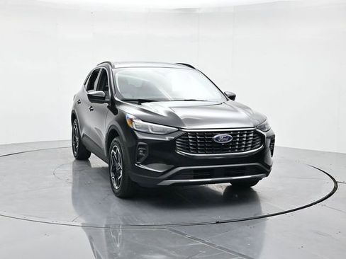New 2026 Ford Escape Platinum w/ Premium Technology Package image 5