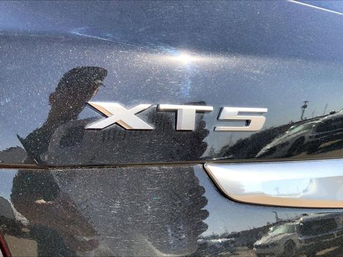 Used 2022 Cadillac XT5 Premium Luxury FWD image 33