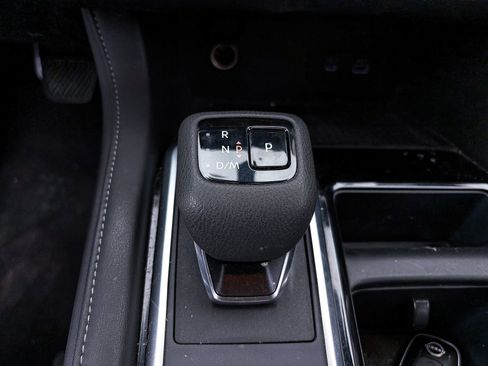 Used 2024 Nissan Pathfinder SV w/ SV Premium Package image 25