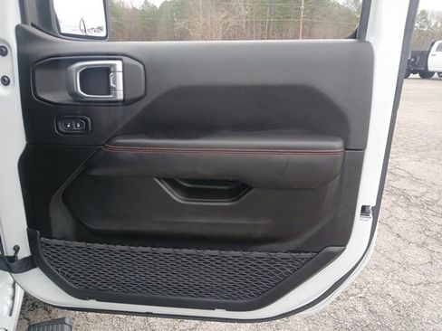 Used 2023 Jeep Wrangler Unlimited Rubicon w/ Steel Bumper Group image 38