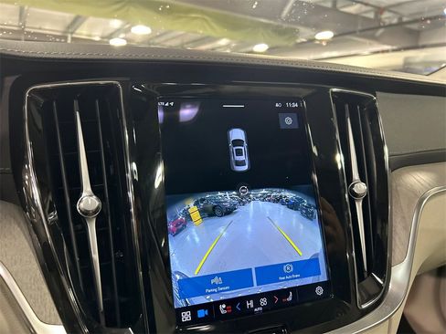 Certified 2023 Volvo S60 T8 Ultimate image 16