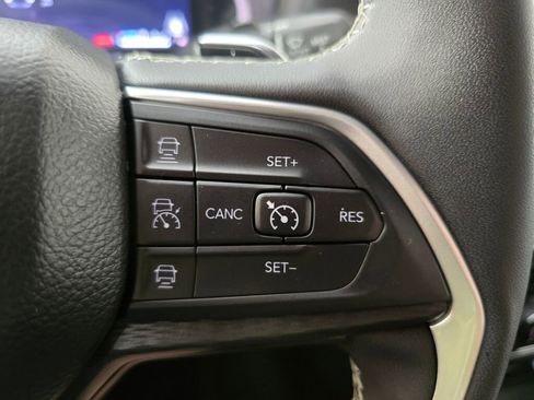 Used 2024 Jeep Grand Cherokee Altitude image 26