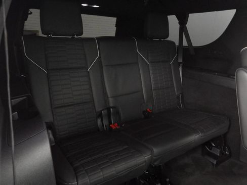 Used 2025 Cadillac Escalade ESV V image 26