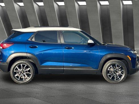 Used 2022 Chevrolet TrailBlazer ACTIV w/ Technology Package image 3