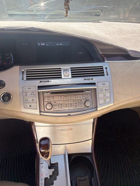 Used 2009 Toyota Avalon Limited FWD image 3