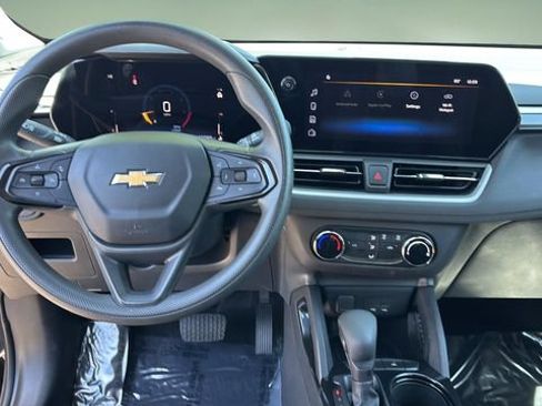 Used 2024 Chevrolet TrailBlazer LS FWD image 10