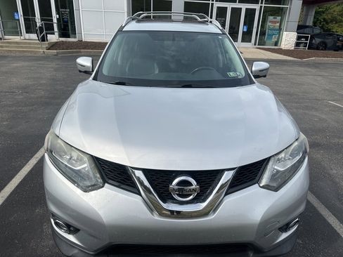 Used 2016 Nissan Rogue SL w/ SL Premium Package image 2