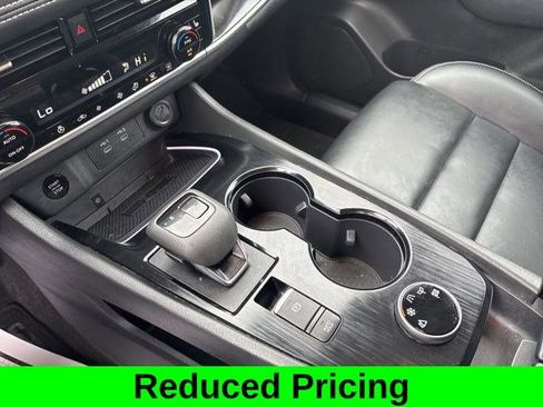 Used 2024 Nissan Rogue SL image 25