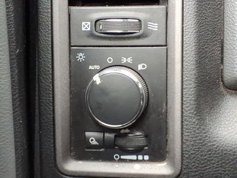 Used 2016 RAM 3500 Tradesman w/ Chrome Appearance Group image 13