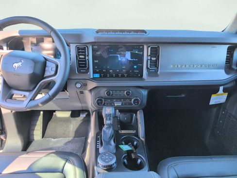 New 2025 Ford Bronco Badlands image 10