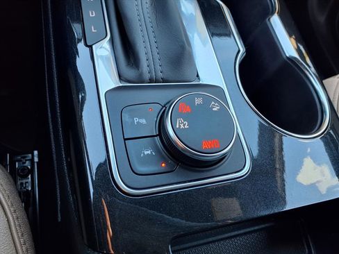 Used 2024 Chevrolet Blazer Premier image 12