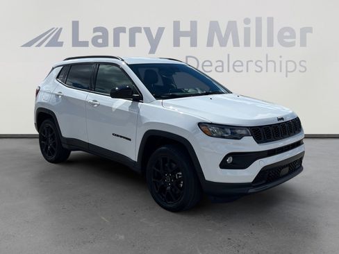 New 2026 Jeep Compass Latitude image 7