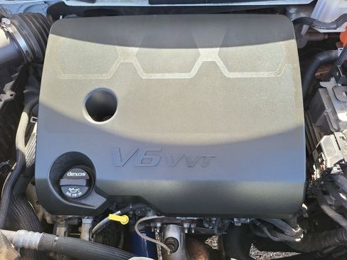 Used 2023 Chevrolet Traverse LS image 29