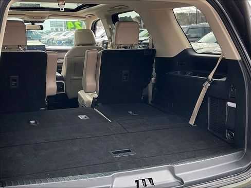 Used 2024 Ford Expedition Limited image 38