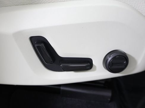 Used 2023 Volvo XC60 B5 Core w/ Climate Package image 37