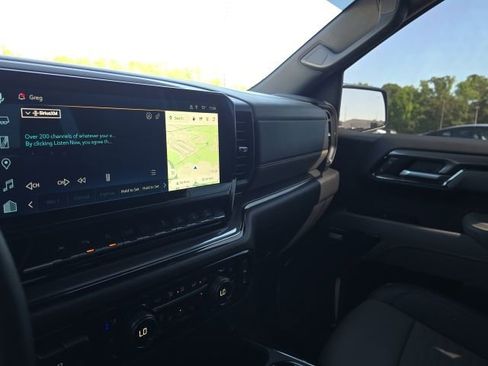 Used 2025 Chevrolet Silverado 1500 ZR2 w/ Technology Package AWD/4WD image 30