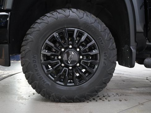 Used 2022 Chevrolet Silverado 2500 LTZ w/ LTZ Plus Package AWD/4WD image 32