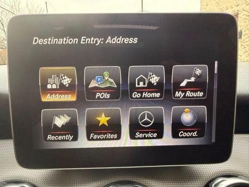 Used 2019 Mercedes-Benz GLA 250 4MATIC image 40