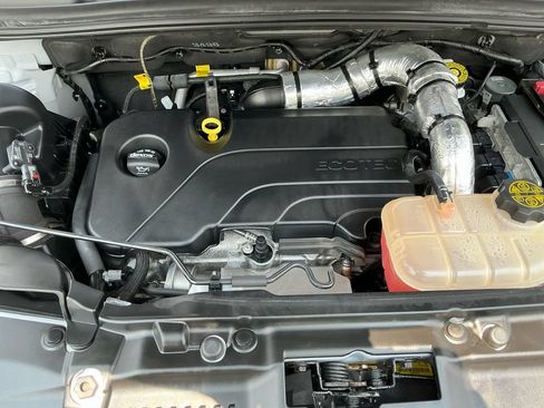 Used 2022 Buick Encore Preferred w/ Safety Package AWD/4WD image 9