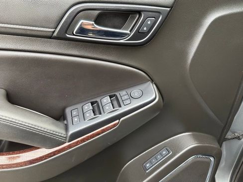 Used 2018 GMC Yukon SLT w/ Premium Edition image 17