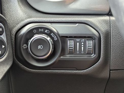 Used 2021 Jeep Wrangler Unlimited Sahara AWD/4WD image 28