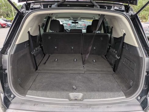 Used 2024 Nissan Pathfinder SV FWD image 13