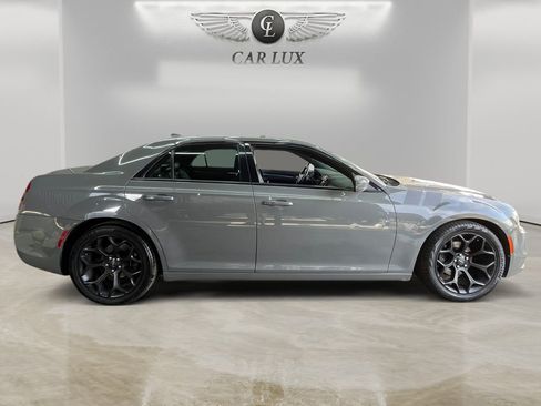 Used 2019 Chrysler 300 S image 6