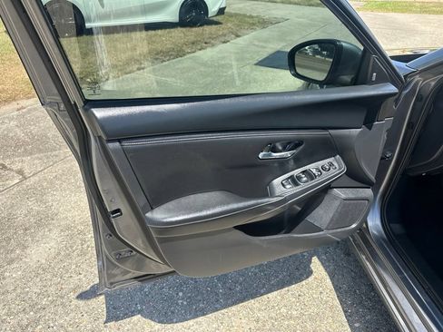 Used 2024 Nissan Sentra SV FWD image 7