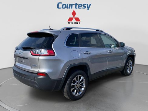 Used 2019 Jeep Cherokee Latitude Plus AWD/4WD image 6