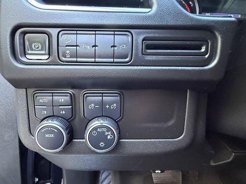 Used 2021 Chevrolet Tahoe Z71 AWD/4WD image 16