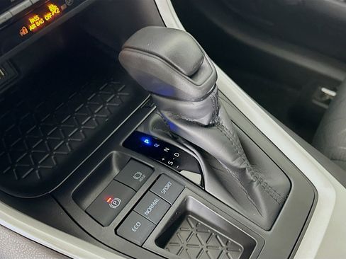 Used 2025 Toyota RAV4 XLE w/ Convenience Package FWD image 25