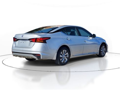 Used 2021 Nissan Altima 2.5 S w/ Driver Assist Package image 4