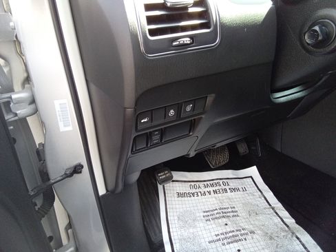 Used 2024 Nissan Armada SL image 14