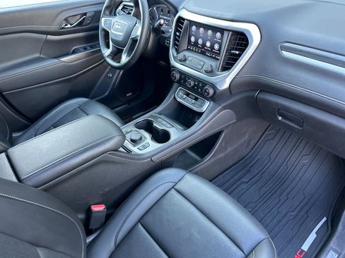 Used 2023 GMC Acadia SLT w/ Elevation Edition image 17