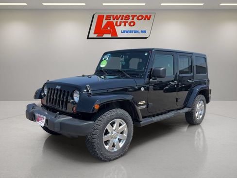 Used 2013 Jeep Wrangler Unlimited Sahara w/ Connectivity Group AWD/4WD image 1