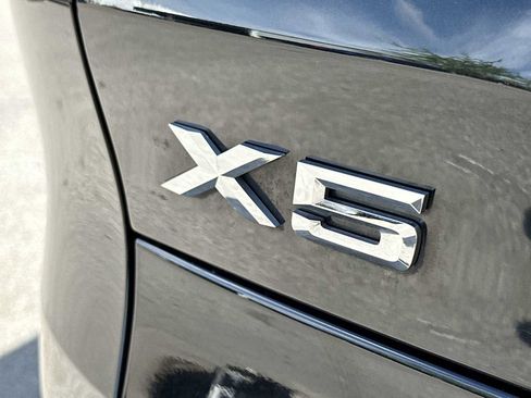 Used 2025 BMW X5 xDrive50e AWD/4WD image 11
